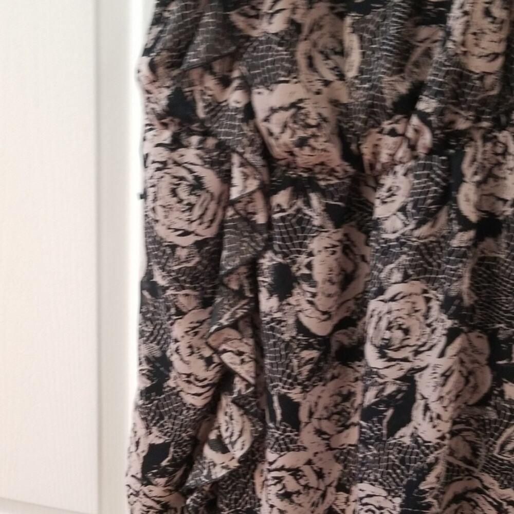 GUESS Summer Dress - Picture 4 of 5
